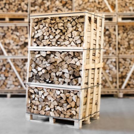 Palette kammergetrocknetes gespalten Hainbuche Brennholz 33cm Stimmungsfoto